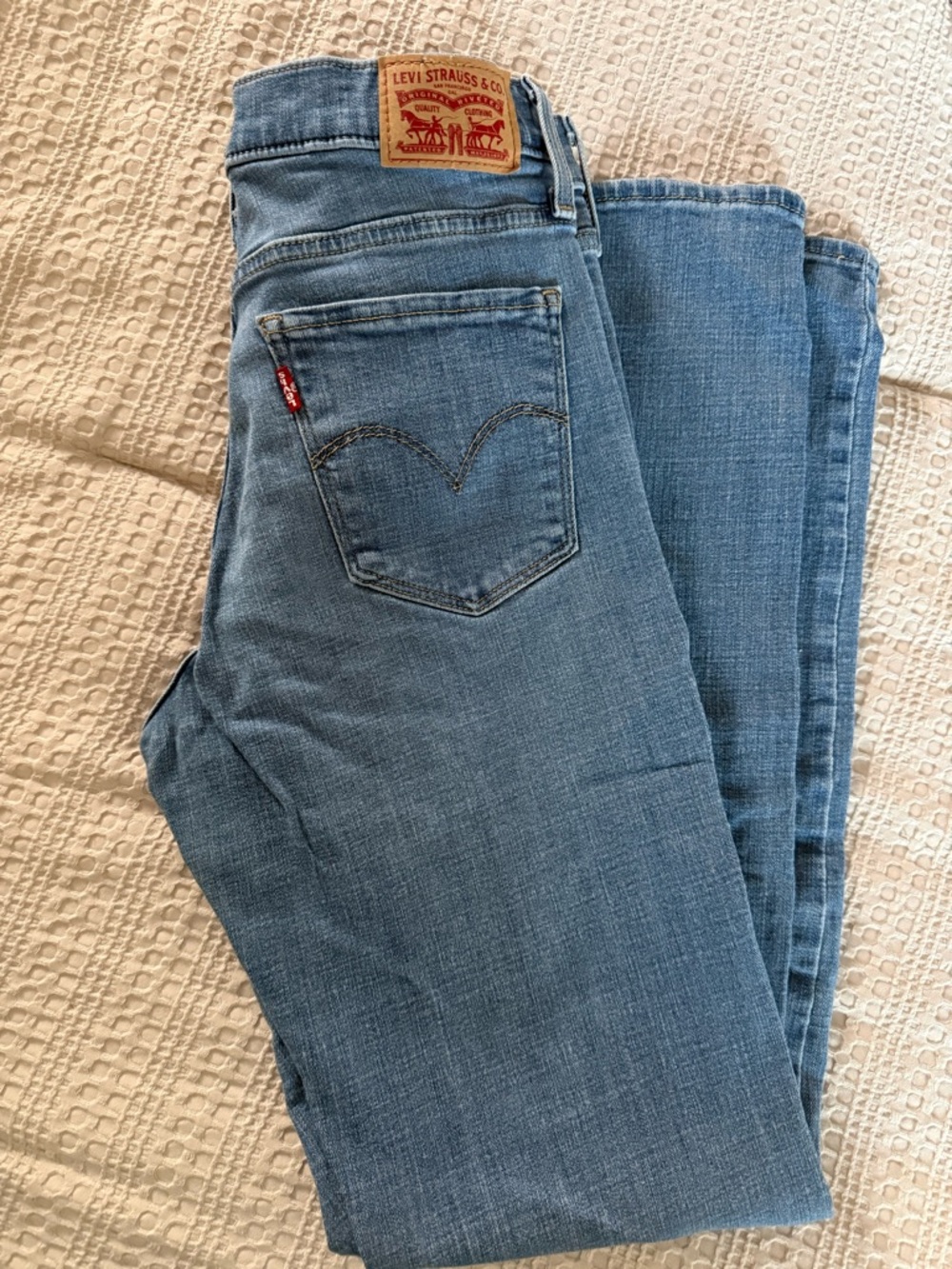 Levi's Women's Medium Light Blue Straight-Leg Jeans
